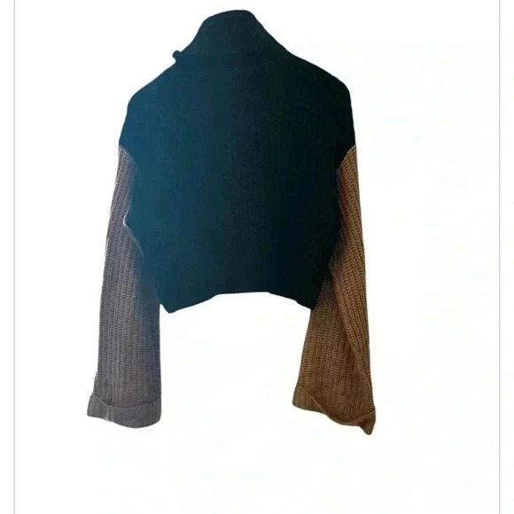 Black & Tan Turtle Neck Cropped Sweater, size Medium - Picture 5 of 8
